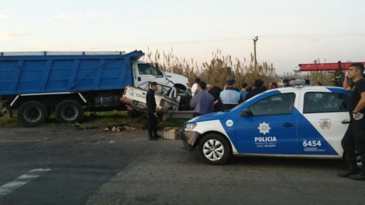 Dos personas fallecieron en un fuerte choque frontal en el comienzo de la ruta 34