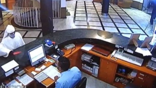 Robo insólito: un hombre intentó asaltar un hotel disfrazado de fantasma