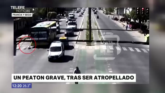 Francia y Seguí: un peatón fue atropellado por una moto cuando cruzaba apurado por el semáforo
