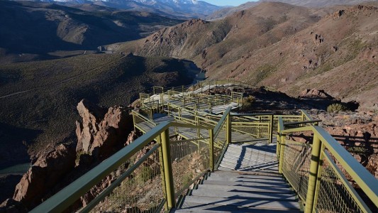 Neuquén tendrá un mirador de ovnis en su "puerta cósmica"