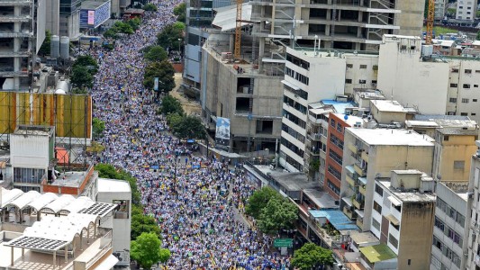 Multitudinarias marchas en Venezuela