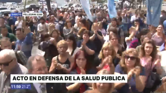 Se realizó un acto masivo en defensa de la salud pública