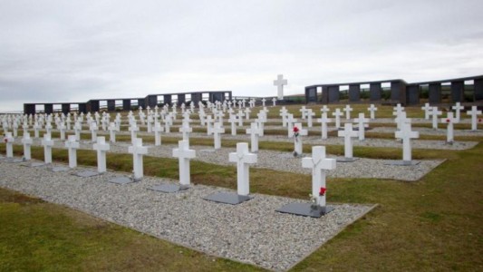 Identifican a dos soldados en Malvinas: ya son 99