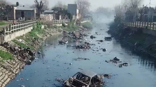 Quilmes: denuncian que hallaron ocho cadáveres durante tareas de limpieza en arroyos