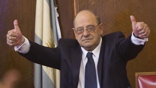 Mar del Plata: el intendente redujo 10% su sueldo y el de los funcionarios por la emergencia económica
