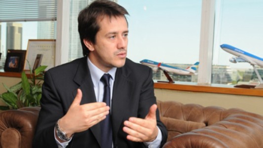 Imputan a Recalde por la firma de convenios entre Aerolíneas y Sol