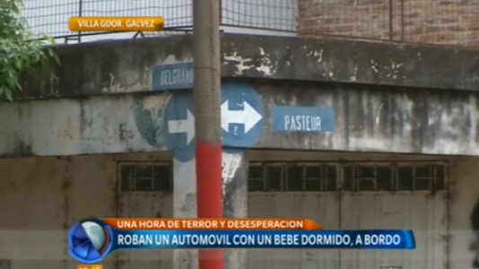 Robaron un auto con un bebé dormido a bordo