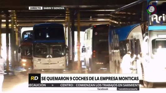 Se incendiaron nueve colectivos de la empresa Monticas en un galpón de zona norte