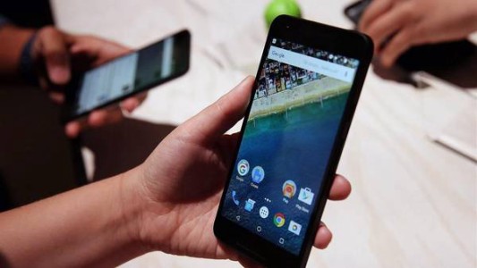 El Gobierno prorrogó hasta el 31 de enero el programa de acceso a celulares 4G