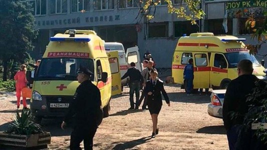Atentado con explosivos en una escuela en Rusia deja varios muertos y decenas de heridos