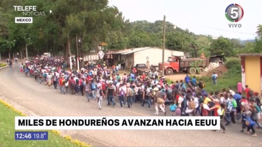 Miles de hondureños avanzan hacia Estados Unidos
