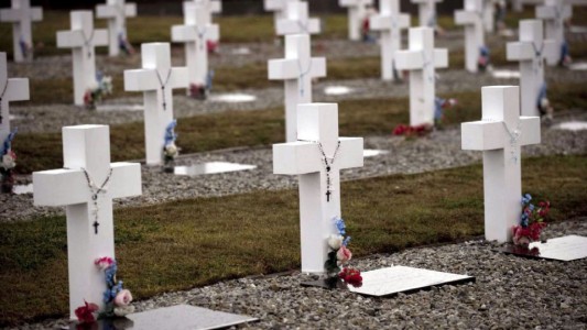 Argentina y Reino Unido acordaron el inicio de las tareas para la identificación de soldados NN sepultados en Malvinas