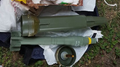 Detuvieron a tres hombres con una importante cantidad de drogas y armas de guerra