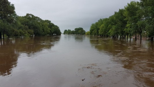 Inundación en Pergamino: comienzan a bajar las aguas, pero aún quedan más de 200 evacuados