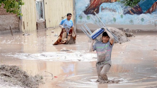 Alud en Jujuy: comienza el difícil regreso a casa de los vecinos afectados