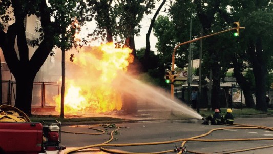 Escape de gas y explosión en Adrogué: una familia se encuentra internada en grave estado