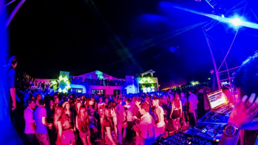 Una ONG invita a los adolescentes a divertirse en fiestas sin alcohol durante sus vacaciones