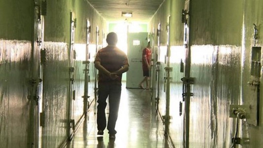 Apareció muerto en su celda uno de los excomisarios acusados por coimas