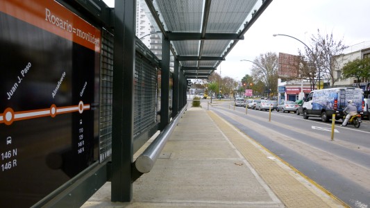 Desde el Concejo Municipal advierten que las obras del Metrobus volverán a romperse por el tipo de material utilizado