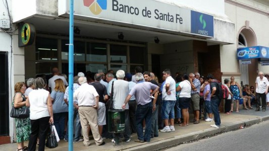 Los bancos tendrán atención reducida al público hoy y mañana