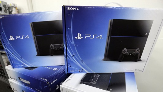 Denuncian que grupo comando robó un cargamento de PlayStation 4 en Ezeiza