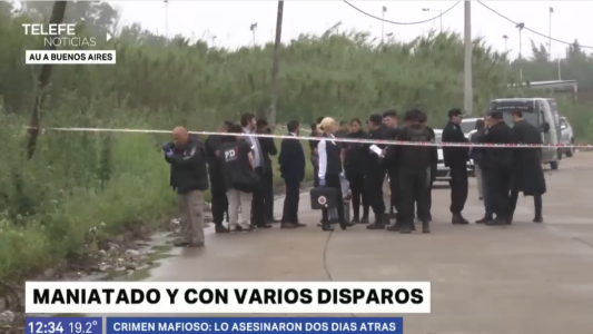 Hallaron un cadáver con las manos atadas y un cartel mafioso