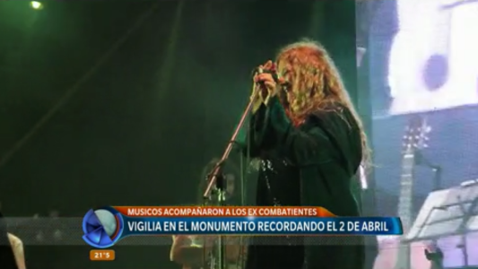 Miles de rosarinos presentes en la vigilia por los caídos en Malvinas