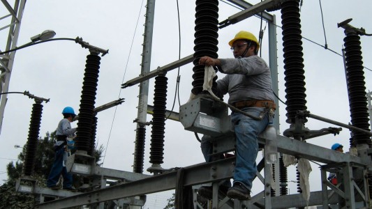 El sindicato de Luz y Fuerza acordó un incremento salarial del 25 por ciento en dos etapas