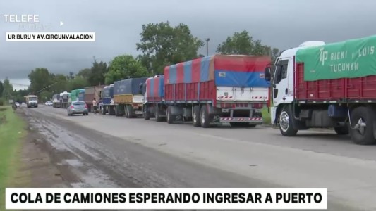 Una postal que se repite: largas colas de camiones para ingresar a los puertos