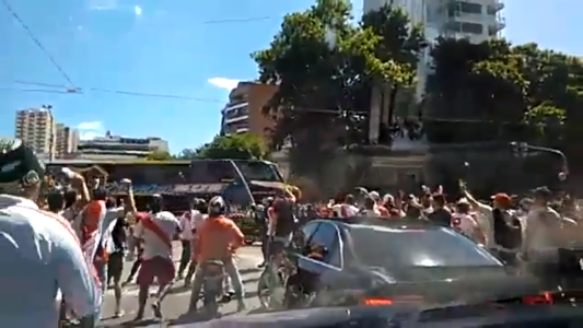 Superfinal: apareció un nuevo video de la agresión al micro de Boca