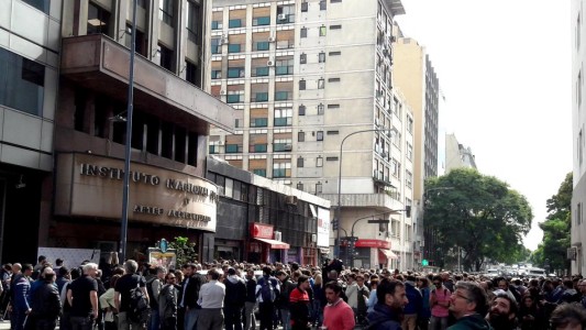 Los actores se manifiestan en contra de la intervención del INCAA