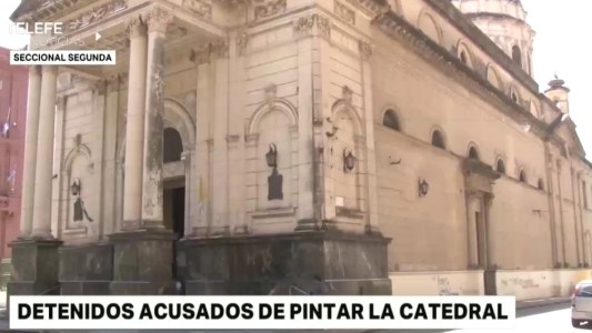 Detuvieron a dos personas por pintadas contra el G20 en la Catedral