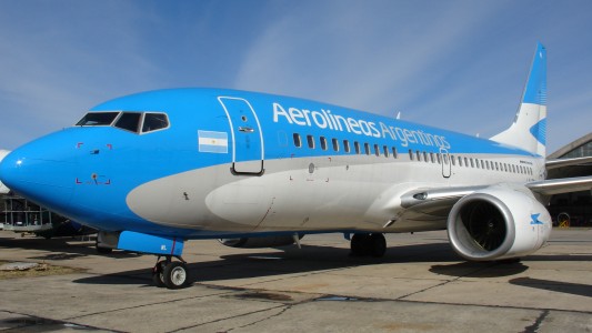 Una tripulación de Aerolíneas Argentinas salvó la vida de un niño al aterrizar de emergencia