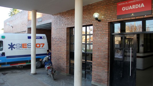 Villa Gobernador Gálvez: dos hombres en moto asesinaron a balazos a un adolescente