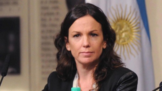 La ministra Stanley aseguró que se volverán a pagar todas las pensiones y se revisará "caso por caso"