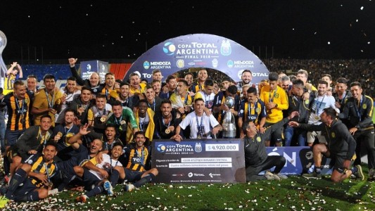 En una agónica definición por penales, el Canalla se quedó con la Copa Argentina