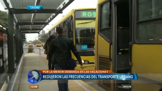 Redujeron las frecuencias de colectivos por el receso invernal