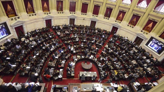 Diputados: piden tratar un proyecto para prohibir que expresidentes condenados cobren jubilaciones de privilegio