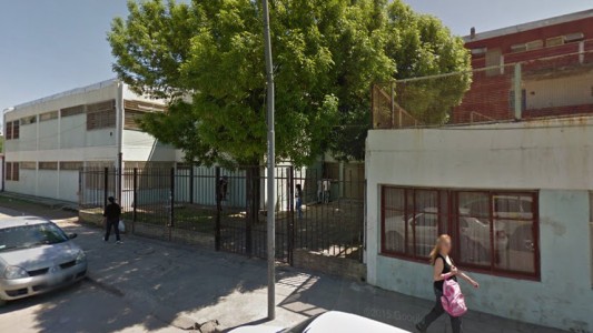Un joven murió de un disparo en la cabeza en una pelea frente a una escuela