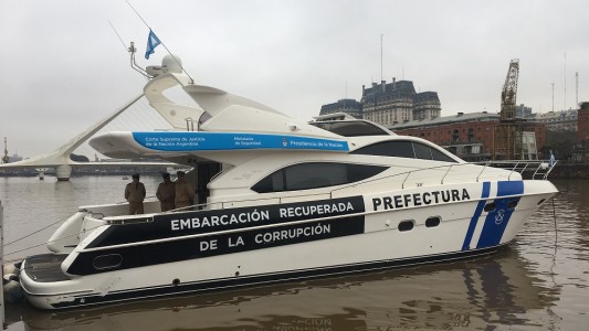 El lujoso yate del exsecretario de Transporte Ricardo Jaime ya está en manos de la Prefectura