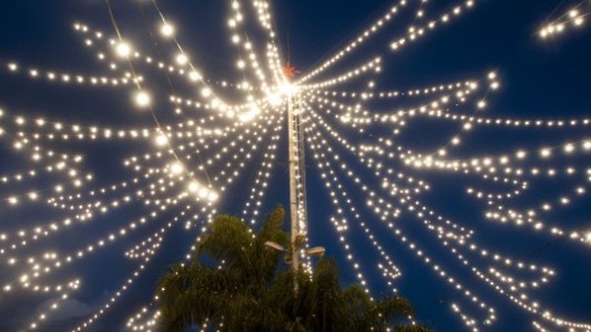 Invitan a los vecinos a participar del encendido del árbol de Navidad en las Cuatro Plazas
