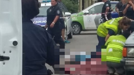 Un hombre mató a su expareja y se quitó la vida en plena calle