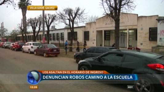 Villa Gobernador Gálvez: alumnos de una escuela secundaria son blanco permanente de robos y arrebatos