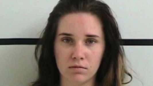 Se fue de fiesta y dejó morir a sus hijos en el auto: la condenaron a 40 años de cárcel