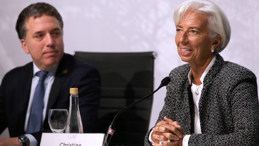FMI aprobó la segunda revisión y el tercer desembolso para la Argentina