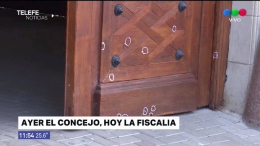 Atacaron a balazos el frente del Concejo Municipal y dejaron un mensaje mafioso