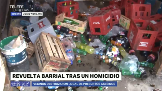 Vecinos destrozaron un local de un presunto asesino