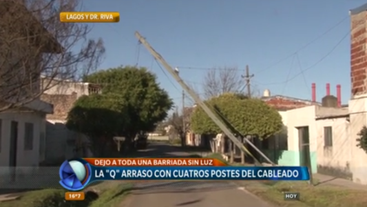 El trolebús sigue siendo noticia: la línea Q arrasó con cuatro postes de alumbrado público