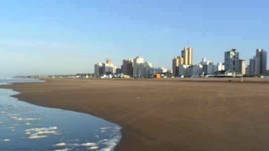 Tragedia en Necochea: un nene de dos años murió atropellado por una camioneta en la playa