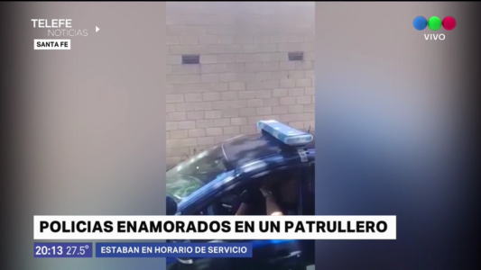 Desafectaron a dos policías que fueron sorprendidos intimando en un patrullero
